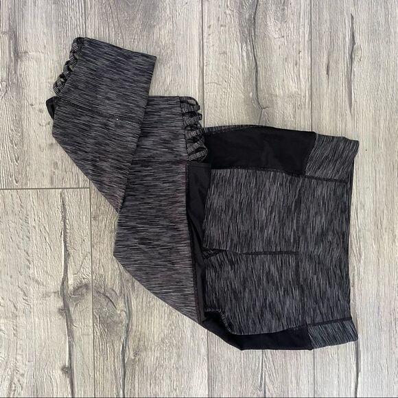 ATHLETA Womens Mind Over Mat Capri Sz Medium Gray Black Lattice Mesh - Picture 7 of 8